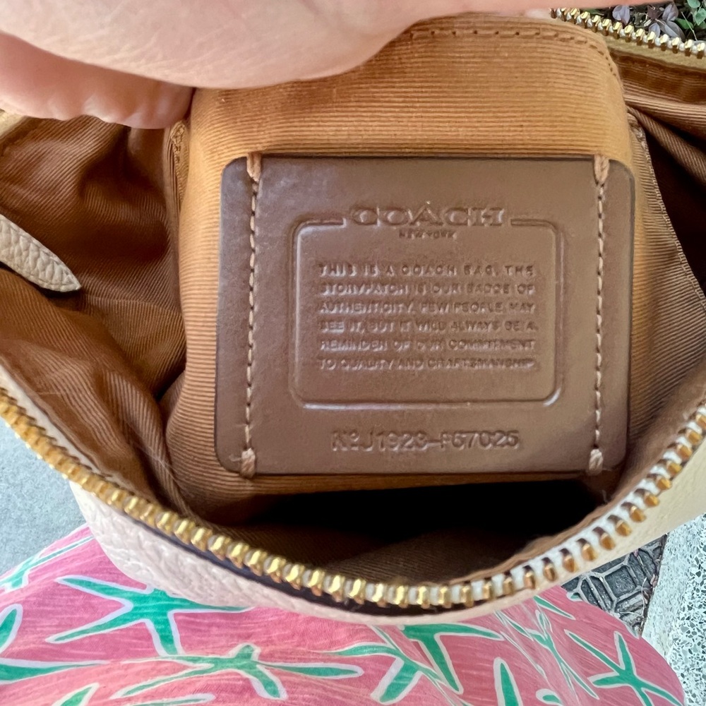Coach White Abby Duffle Pebbled Leather Shoulder Bag - Picture 9 of 9